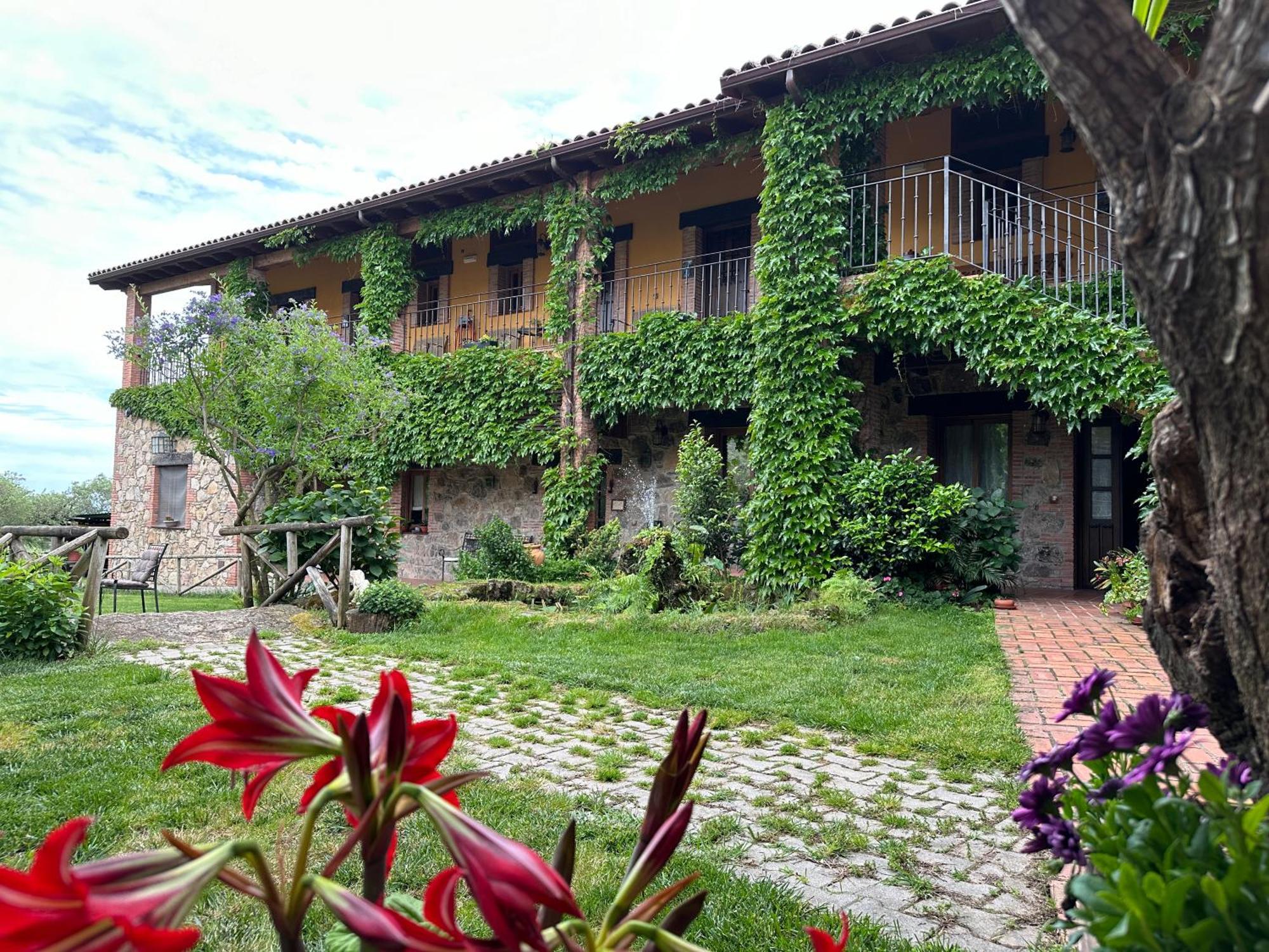 Hotel Rural La Covacha Losar De La Vera Dış mekan fotoğraf